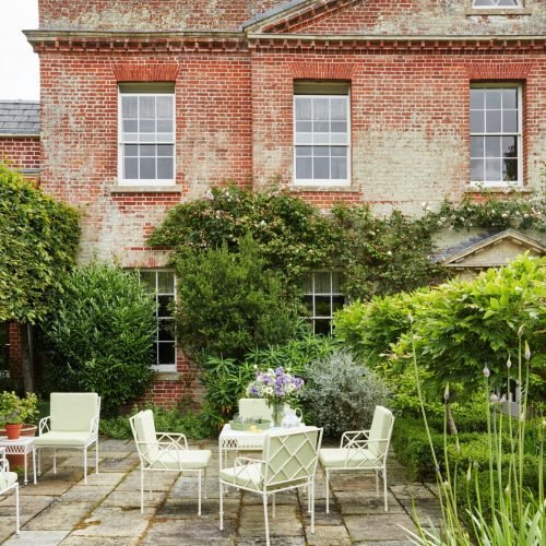 imgi_190_house-tour-cayzer-colvin-outdoor-dining-jpg-1644872527